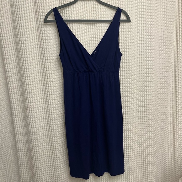 Old Navy Wrap V-neck Midi Dress - Picture 2 of 6